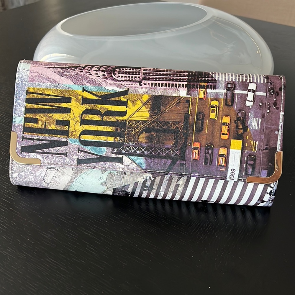 Aldo clutch